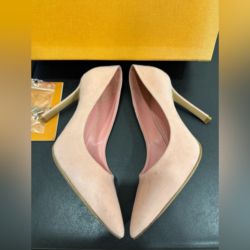 Louis Vuitton Pink Suede Pointed Toe Pumps Size 36 - Picture 5 of 13